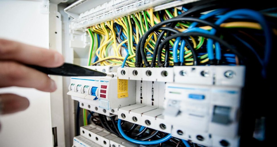 Benefits of Selling Your Decommissioned Data Center Equipment